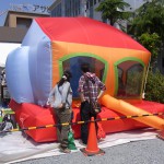 住宅展示場グランドオープンイベントにドーム型のふわふわをレンタル!in三重県四日市市