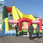 リニューアルオープンイベントを開催する携帯ショップからふわふわレンタルのご依頼!in愛媛県松山市