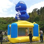 住宅設備企業からのご依頼でお祭り会場にふわふわをレンタル!in三重県松阪市