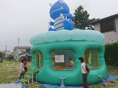新潟県新潟市で開催された住宅メーカーのお祭りにレンタルしたふわふわ